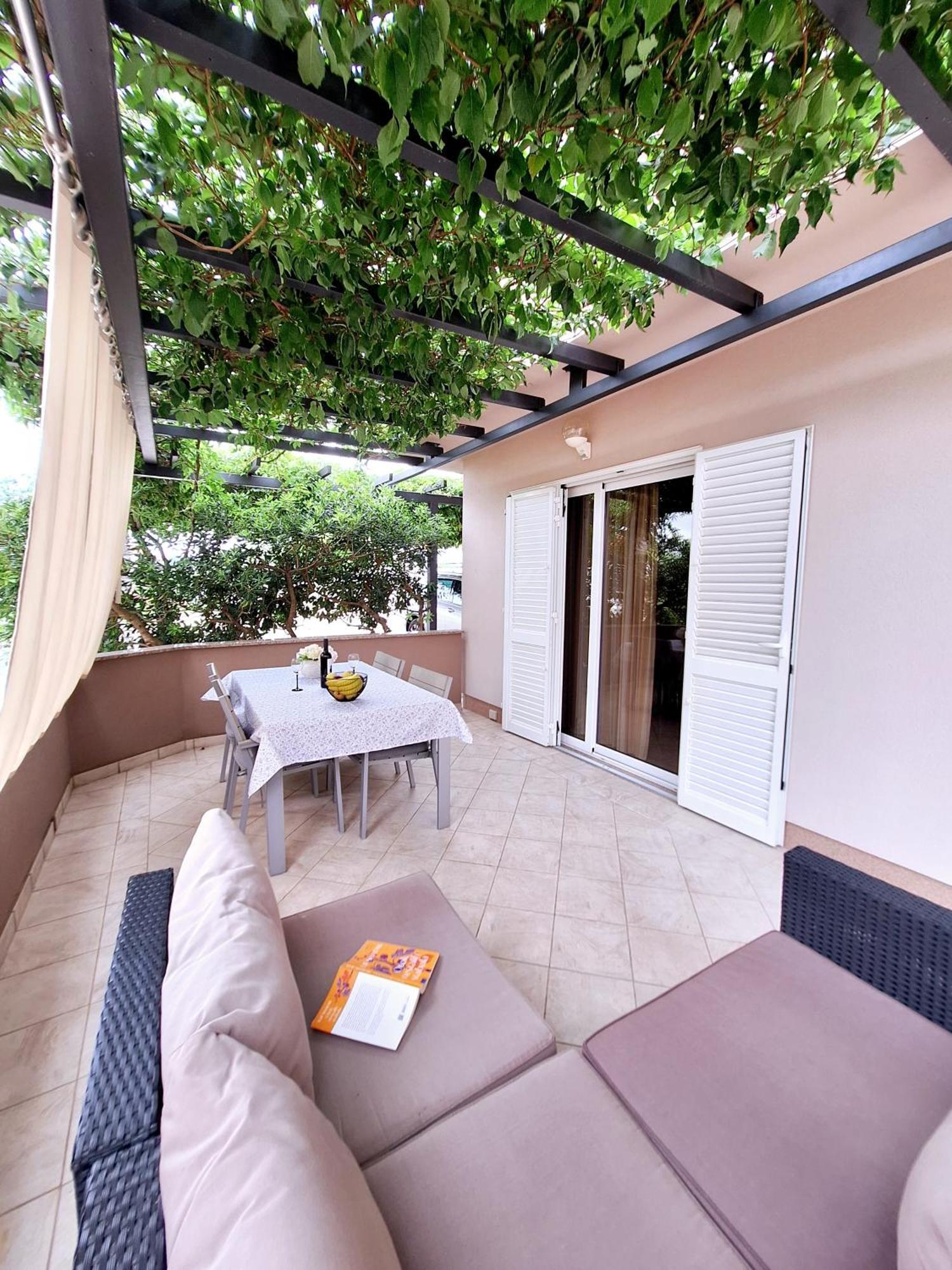 The Golden Island Apartments Veglia Exterior foto