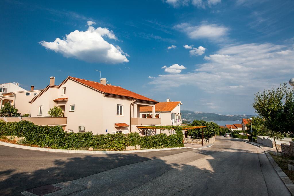 The Golden Island Apartments Veglia Exterior foto